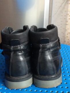 Ботинки осенние утеплённые. Сандалии