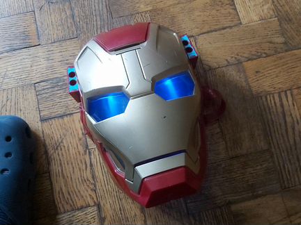 Игрушка,маска