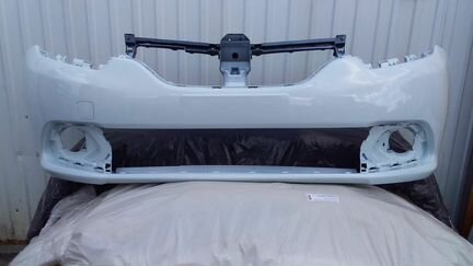 Бамперы все цвета Renault logan /белый цвет