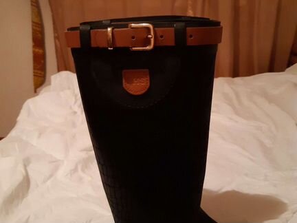 Продаются женские сапоги из резиновой кожи р.39.Пр