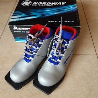 Детские лыжные ботинки