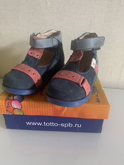 Сандали Totto