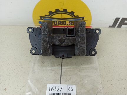 Панель магнитолы Ford Kuga CBS 2017