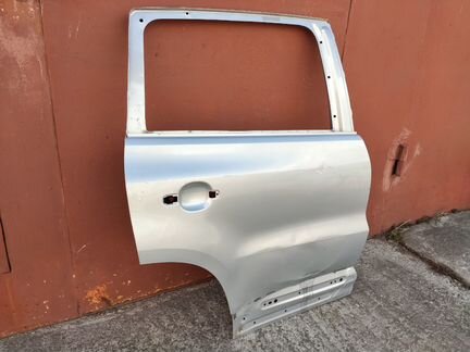 Дверь Volkswagen Tiguan правая задняя оригинал