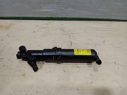 Форсунка омывателя фар правая Mercedes Benz W203