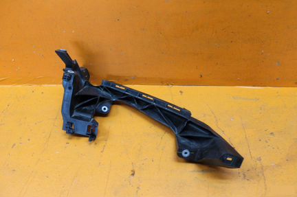 Кронштейн фары Audi Q5 8R 2008-2017