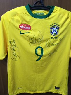 Футболка сборной Бразилии с автографами