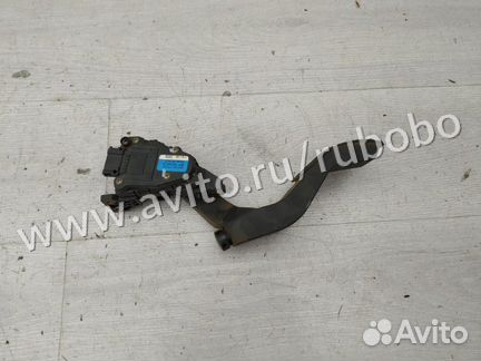 Педаль газа Audi Allroad C5 AKE 2002