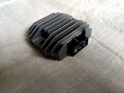 Реле-регулятор напряжения SH650A-12 новый