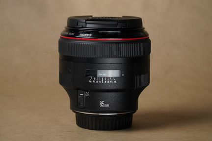 Canon EF 85mm f1.8 ii L