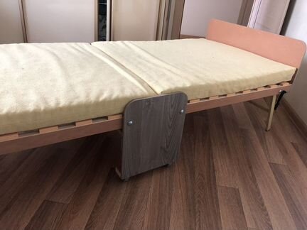 Раскладушка с матрасом