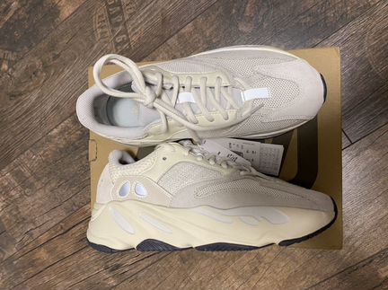 Adidas Yeezy Boost 700 Analog 6.5 US
