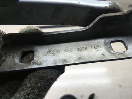 Амортизатор капота в сборе Mercedes W220
