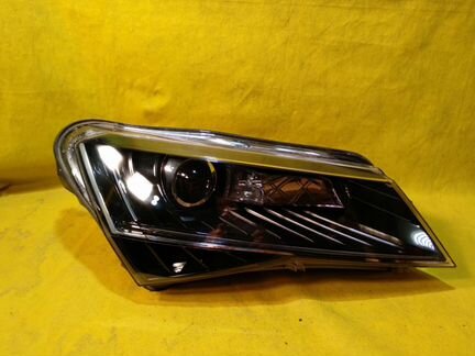 Фара правая Skoda superb 3