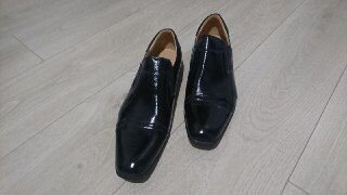 Лаковые мужские туфли черного цвета 40 размера