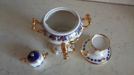Гжель самовар фарфоровый