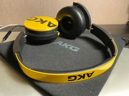 Наушники AKG Y50