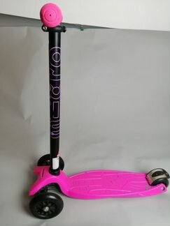 Самокат трёхколесный