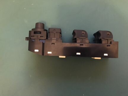 Блок управления стеклоподъемниками Мазда 3 Axela