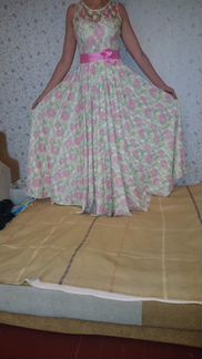 Нарядное платье р.46-48