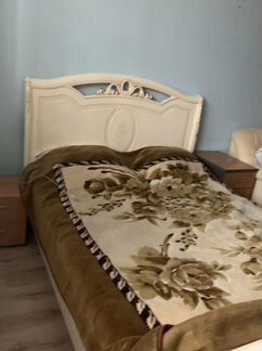 Кровать двухспальная с матрасом