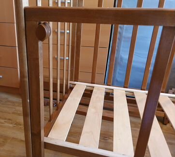 Кроватка с маятником Можга