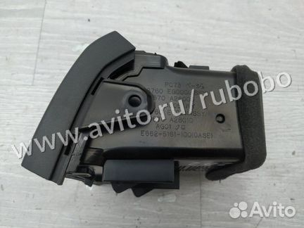 Дефлектор правый Infiniti M35X Y50 VQ35 2006