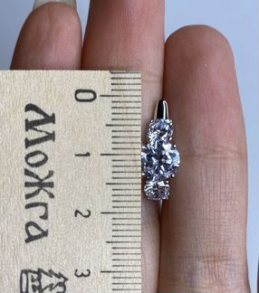 Серебряные серьги с цирконами