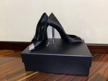 Туфли Saint Laurent Tower Crystal Cap Toe