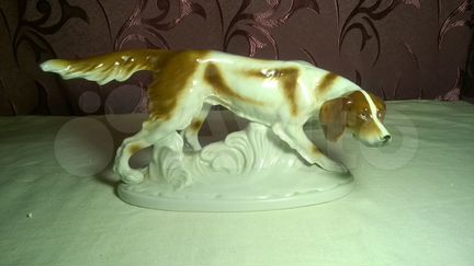 Фарфоровая статуэтка 