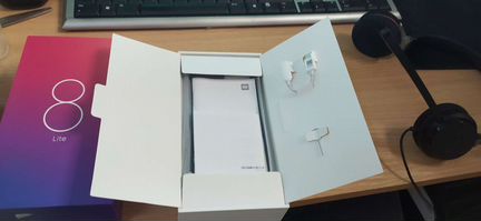 Телефон Смартфон Xiaomi Mi 8 Lite