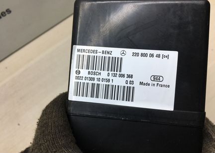 Компрессор центрального замка Mercedes W220