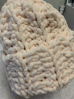 Теплая зимняя шапка