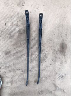 Поводок дворника Toyota Hilux 2005-2015