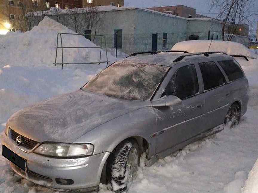 Авито усинск авто с пробегом. Усинск автомобиль крыша чёрная капот белая легковушка Усинск. Мария николаевнакрыша чёрная капот белая Усинск машина.