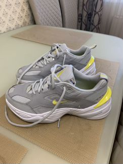 Женские кроссовки Nike 38