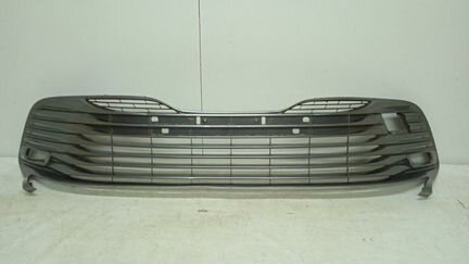Решетка в бампер передняя Toyota Camry V70
