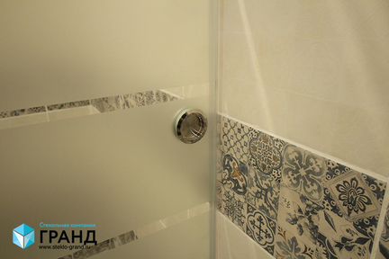 Душевая перегородка из стекла раздвижная