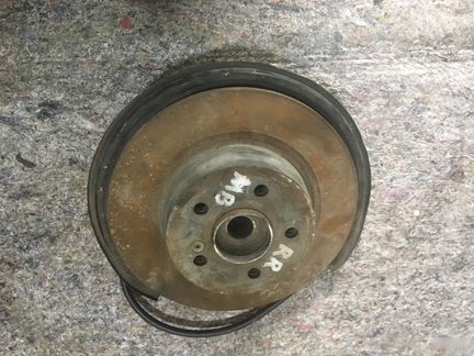 Поворотный кулак задний правый Мерседес-Бенц W204