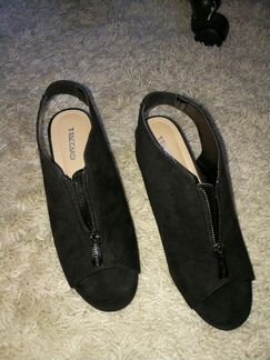 Босоножки женские