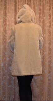 Искусственная шубка с капюшоном