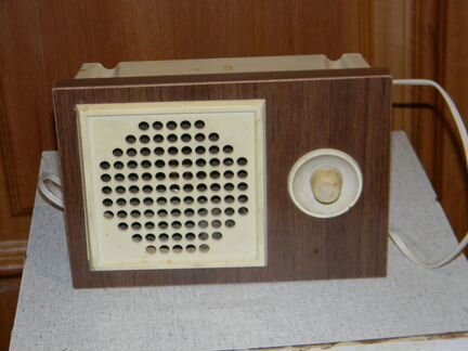 Радиоприемник времен СССР