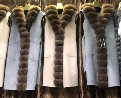 Жилетка кашемировая с песцом