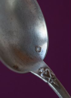 Чайная ложка с готическим дизайном. Серебро 950 пр