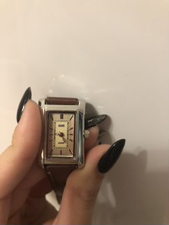Новые наручные часы женские коричневые (торг )