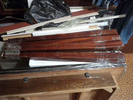 Стол обеденный