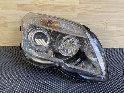 Mercedes X204 W204 GLK фара правая ксенон