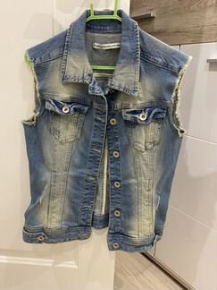 Джинсовая жилетка