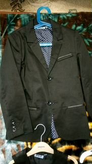 Пиджак для мальчика 8 лет(128см)