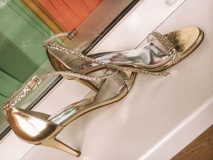 Босоножки Stuart Weizmann